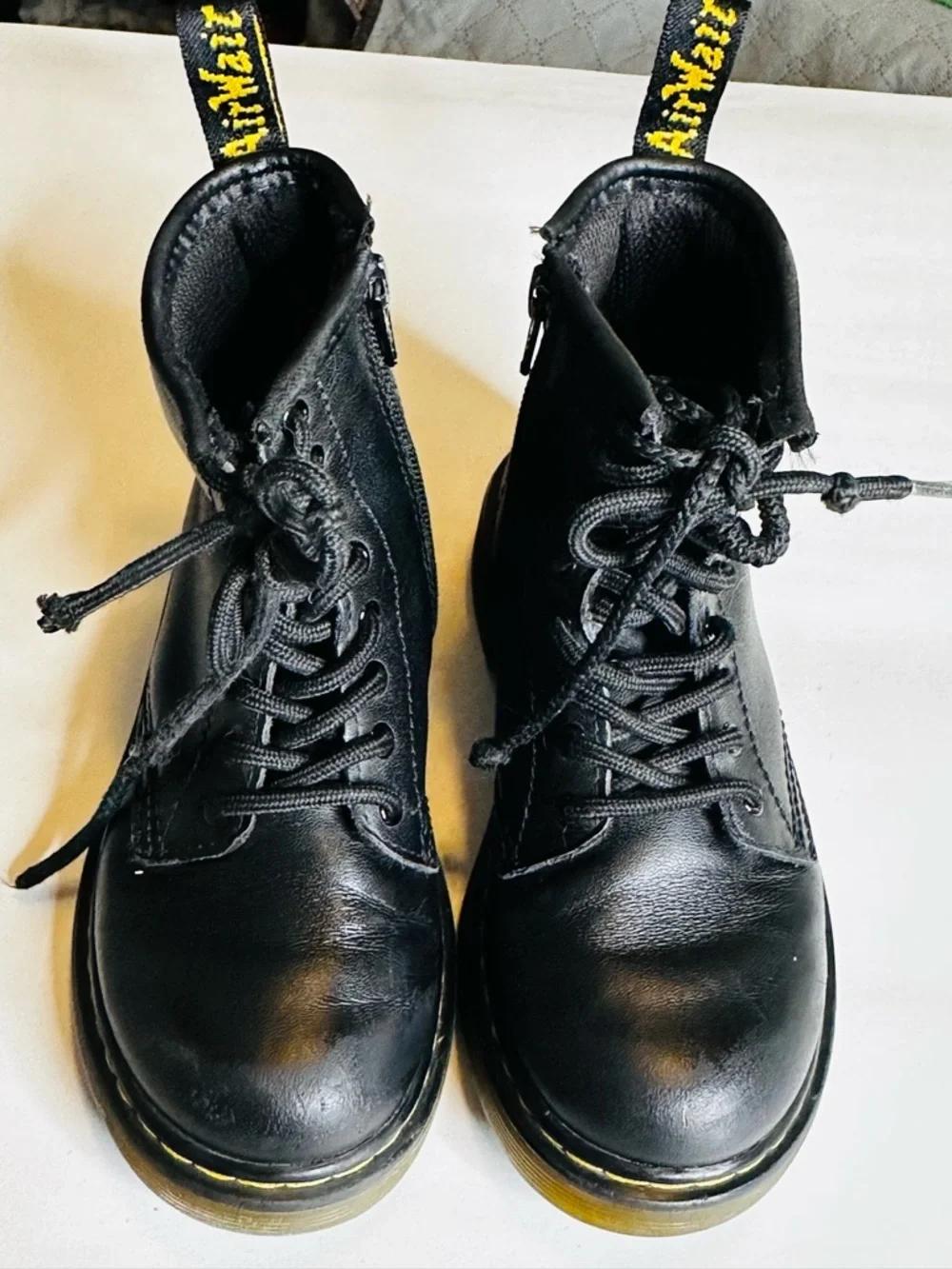 Dr. Martens Kids Black Leather Lace-Up Boots Size 13